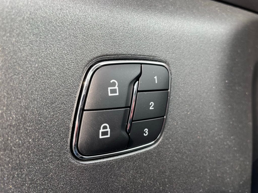 New 2025 Shadow Black Ford Outer Banks® image 24