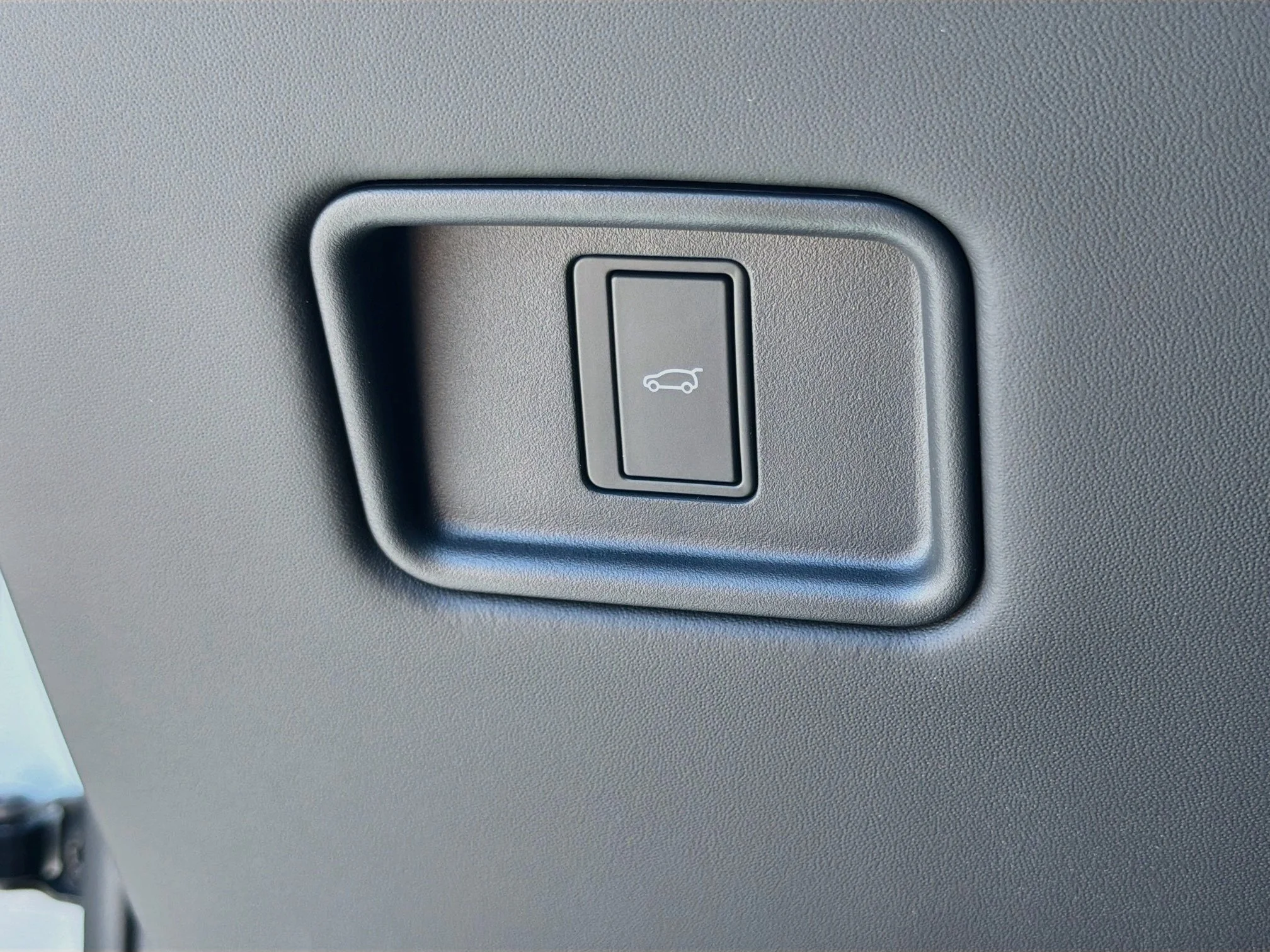 New 2026 Fuji White Land Rover SE image 37