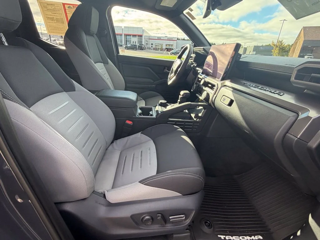Used 2025  Toyota TRD Off-Road image 33