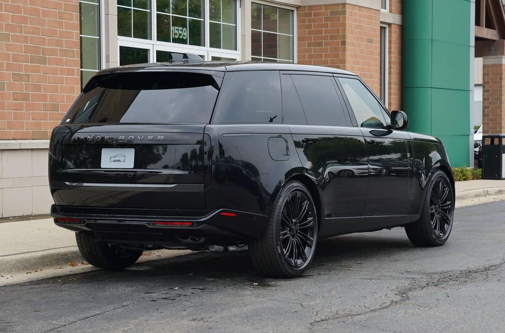 New 2026 Santorini Black Land Rover SE image 6