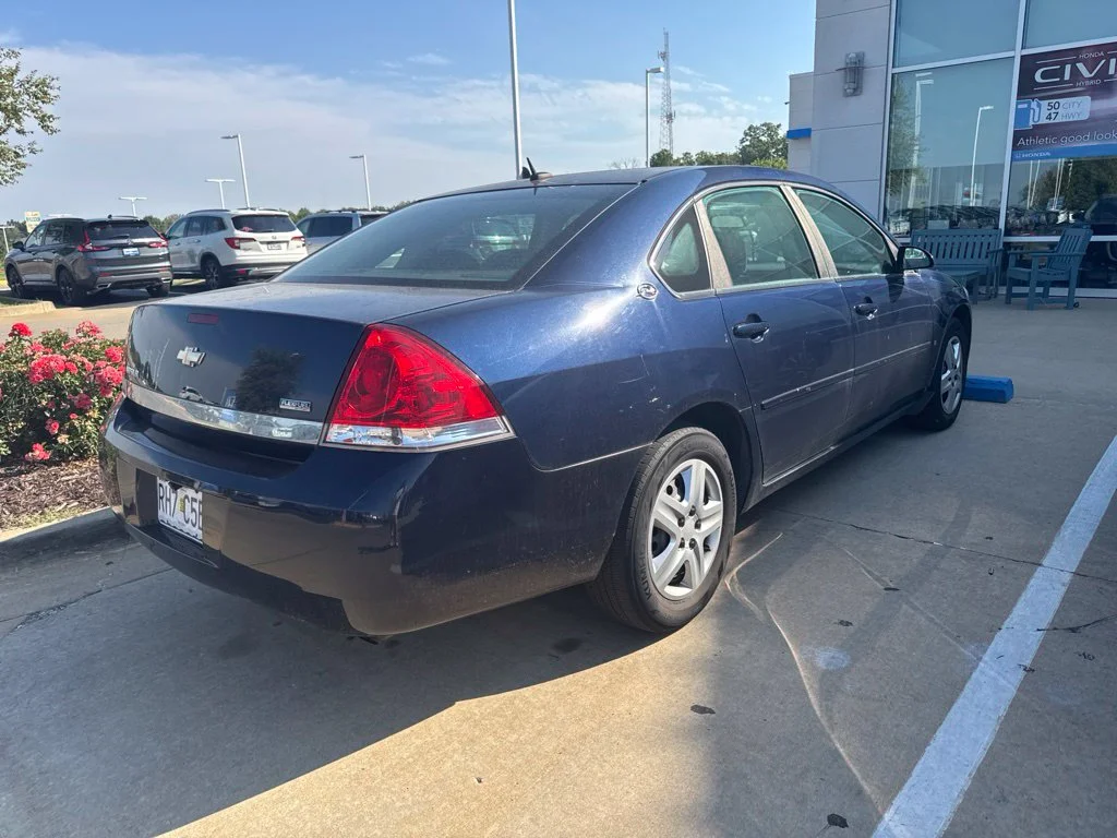 Used 2008 Blue Chevrolet LT image 3