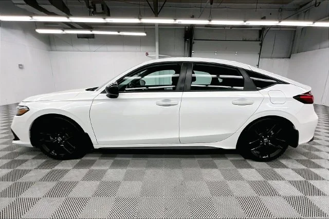 Used 2024 Platinum White Pearl Honda Sport image 14