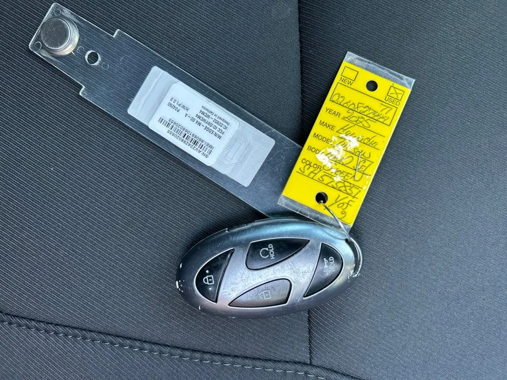 Used 2025 Green Hyundai SEL image 32