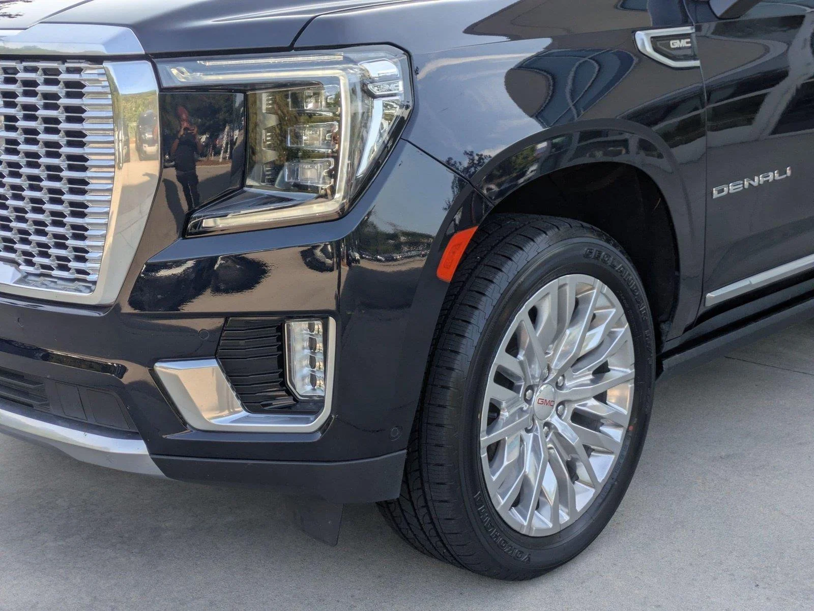 Used 2024 Midnight Blue Metallic GMC Denali image 10