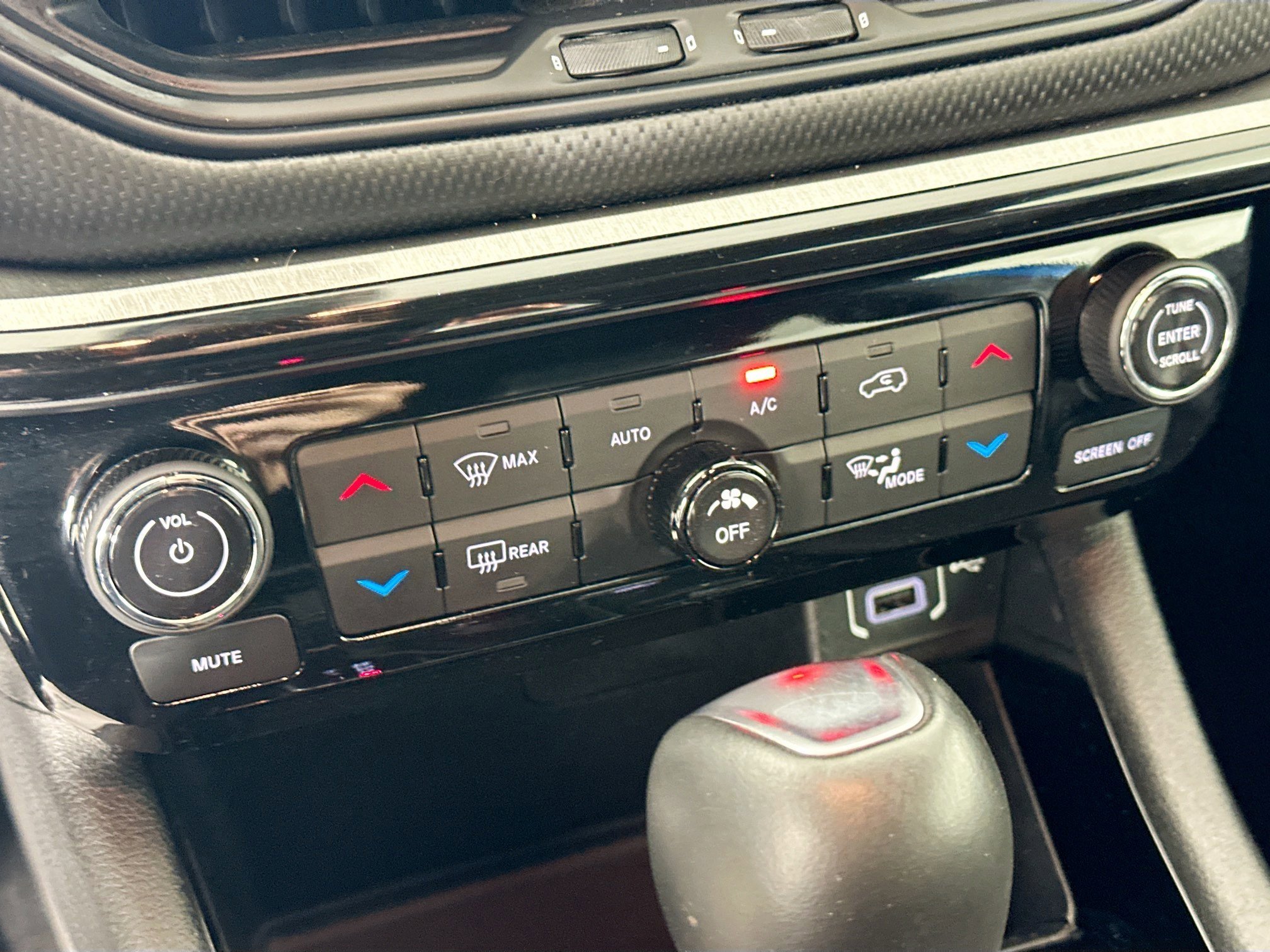 Used 2024 Hydro Blue Pearlcoat Jeep Trailhawk image 20