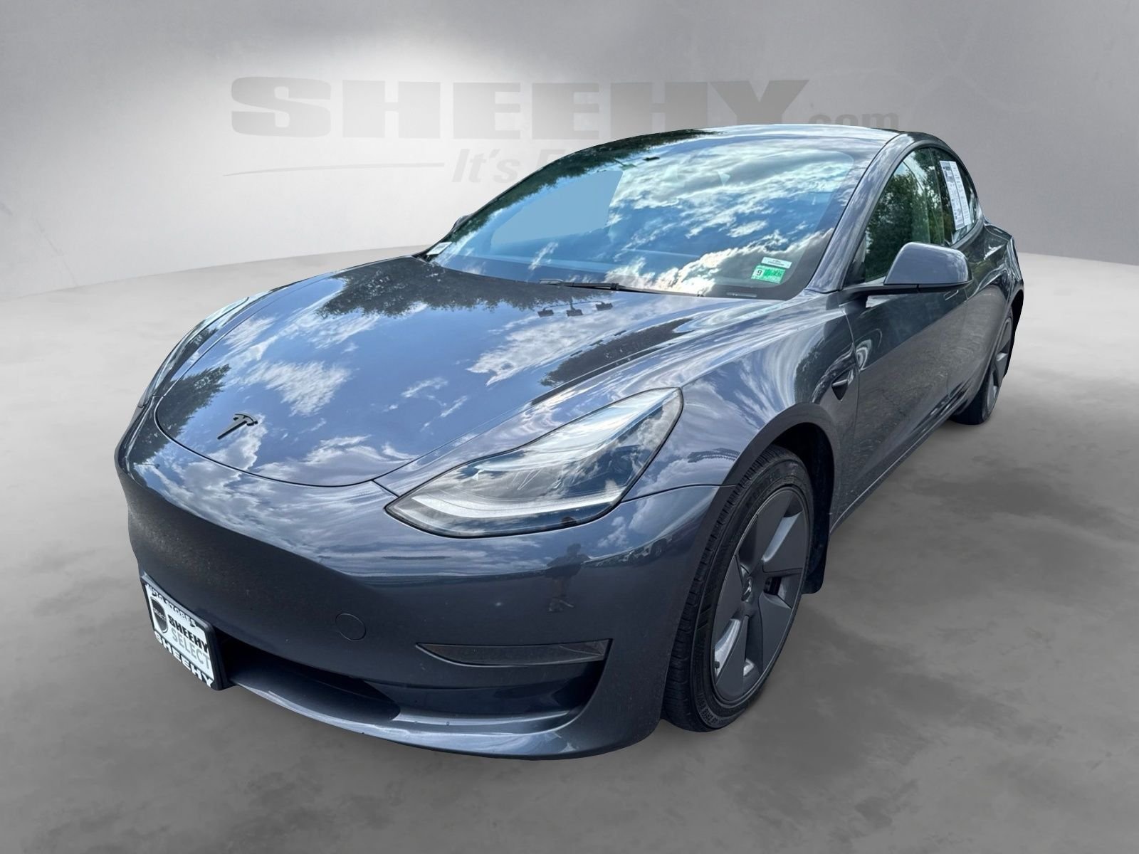Used 2023  Tesla Base image 17