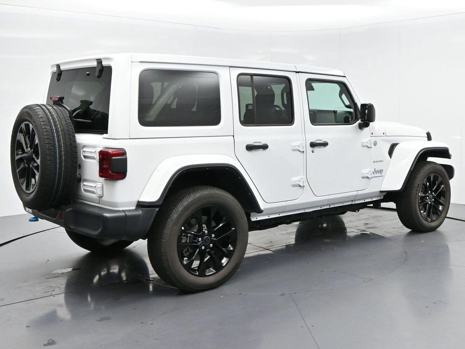 Used 2024 Bright White Clearcoat Jeep Sahara image 7
