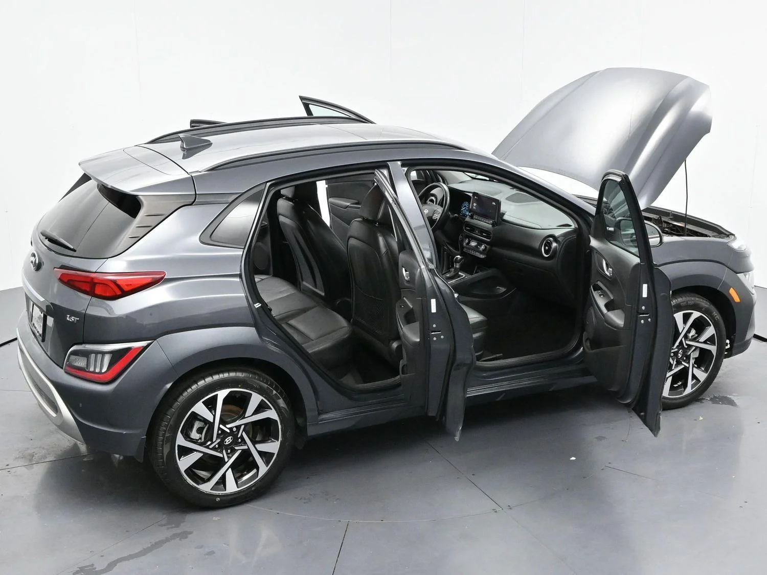 Used 2022 Thunder Gray Hyundai Limited image 37