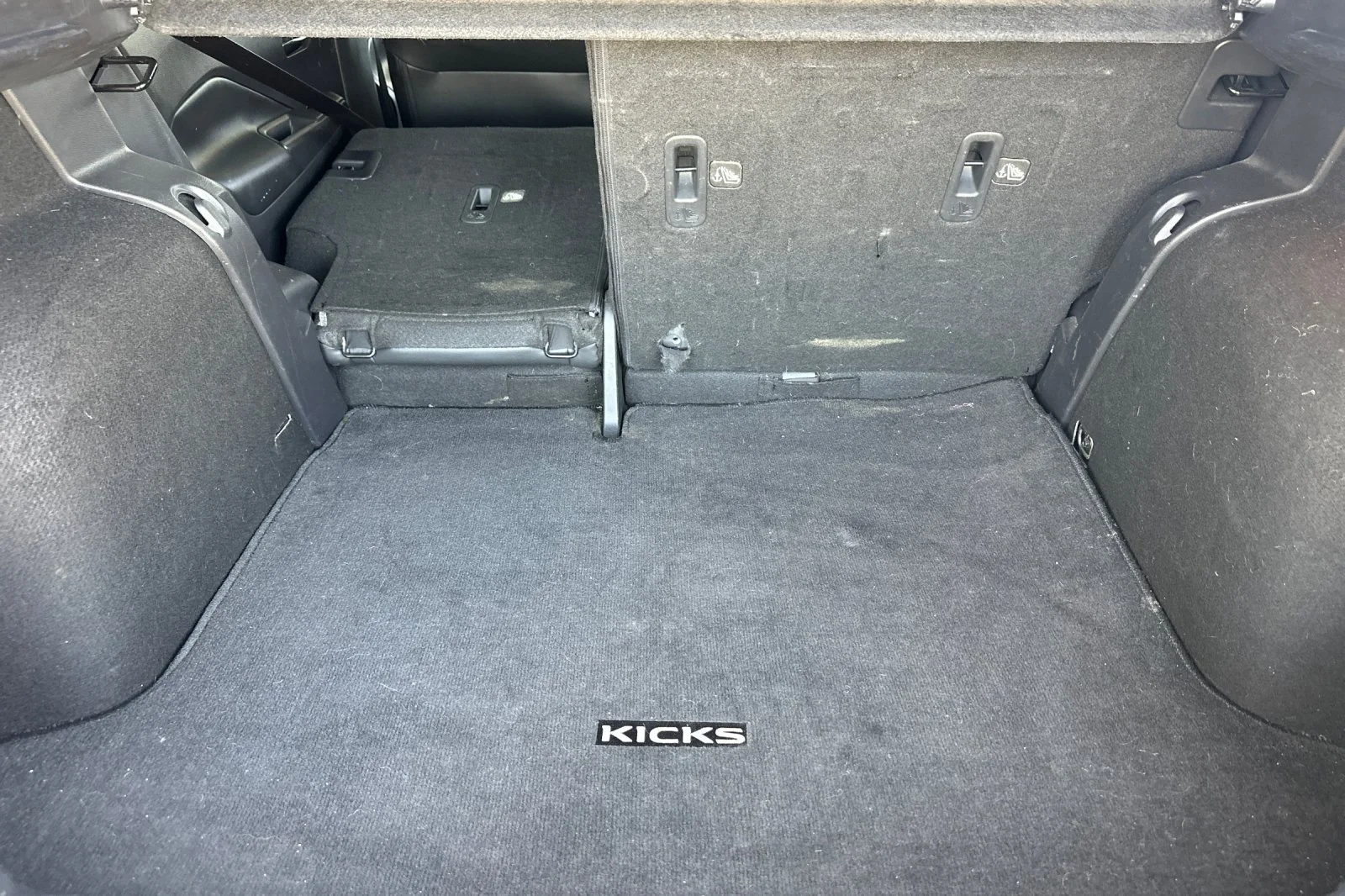 Used 2019 Silver Nissan SR image 15
