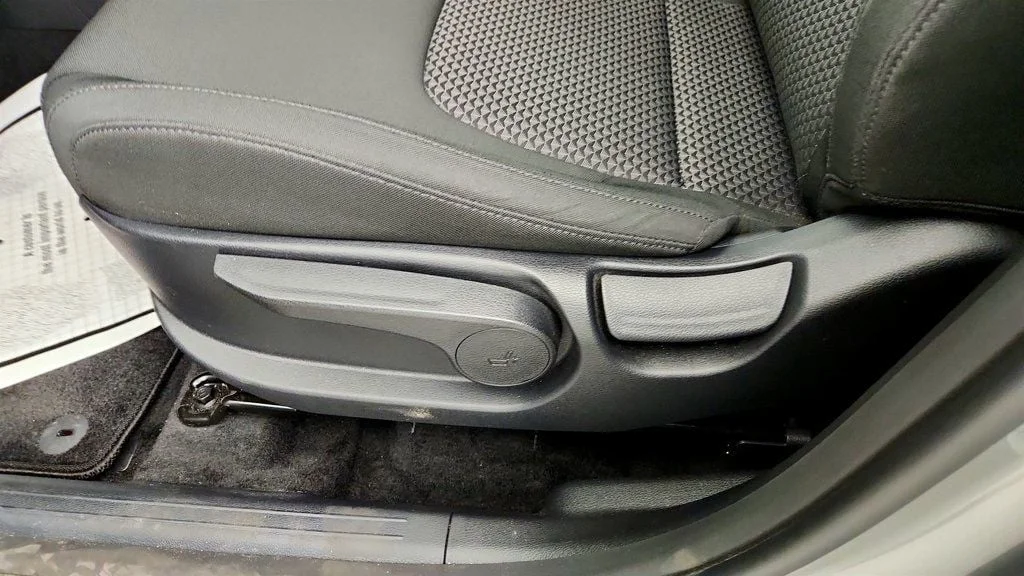 Used 2025 Steel Gray Kia LX FWD image 11