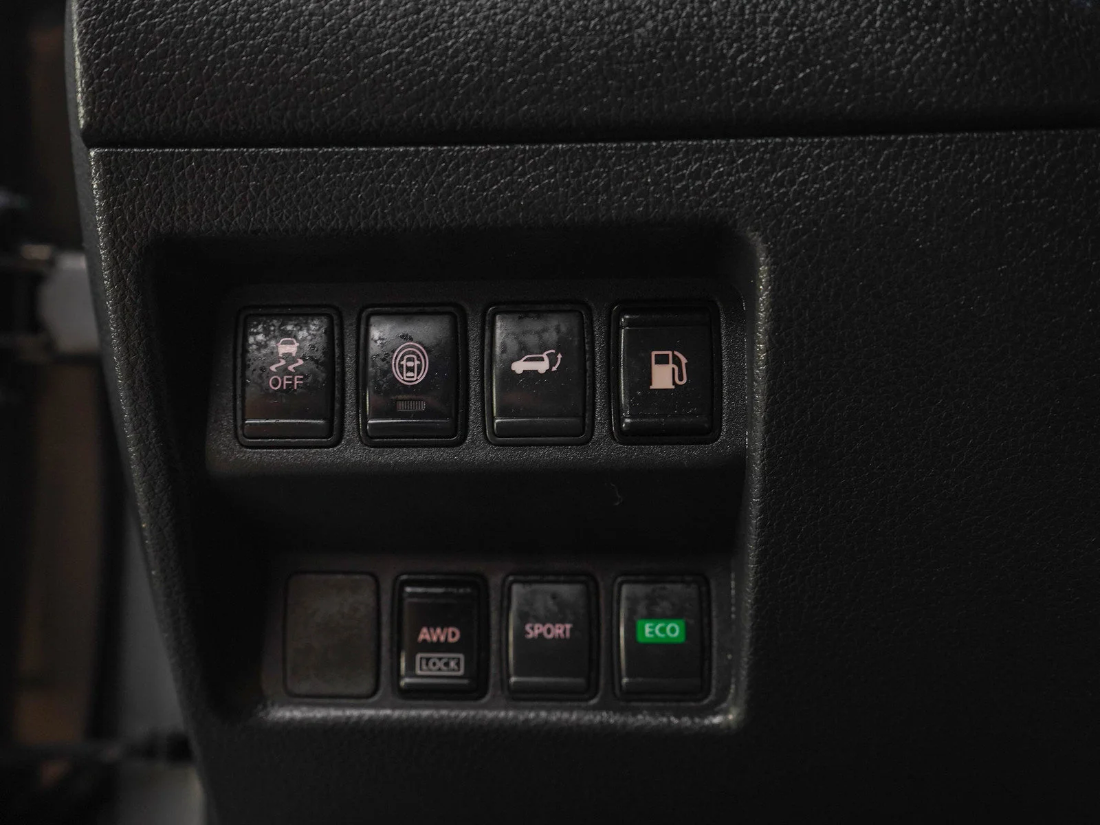 Used 2020 Gun Metallic Nissan SV image 26