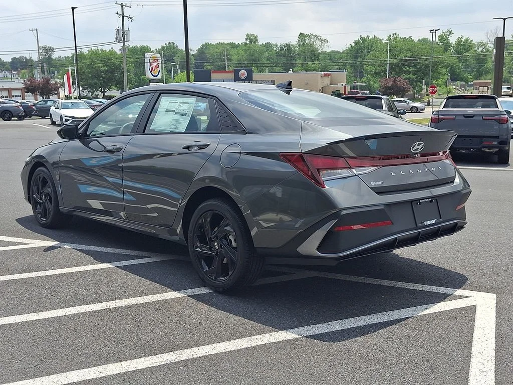 New 2026 Gray Hyundai SEL Sport image 4