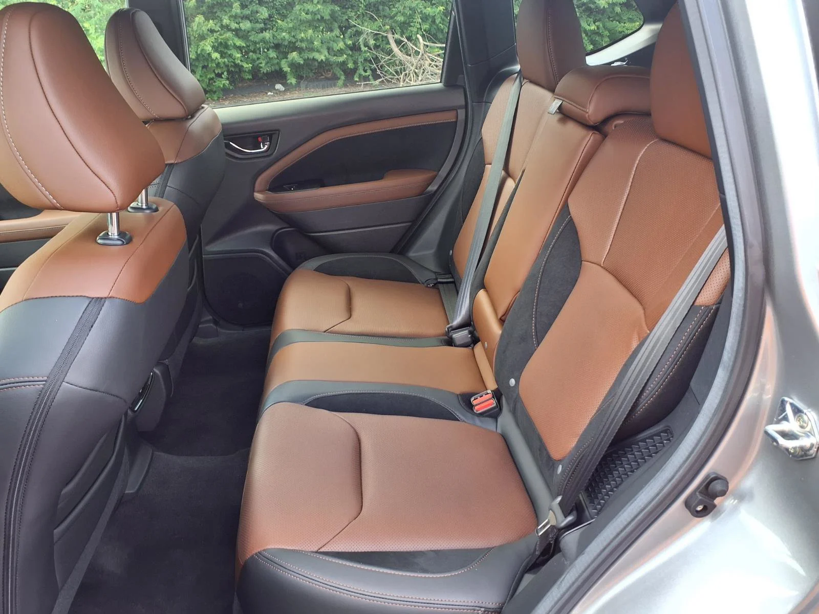 New 2026 Ice Silver Metallic Subaru Touring Hybrid image 7