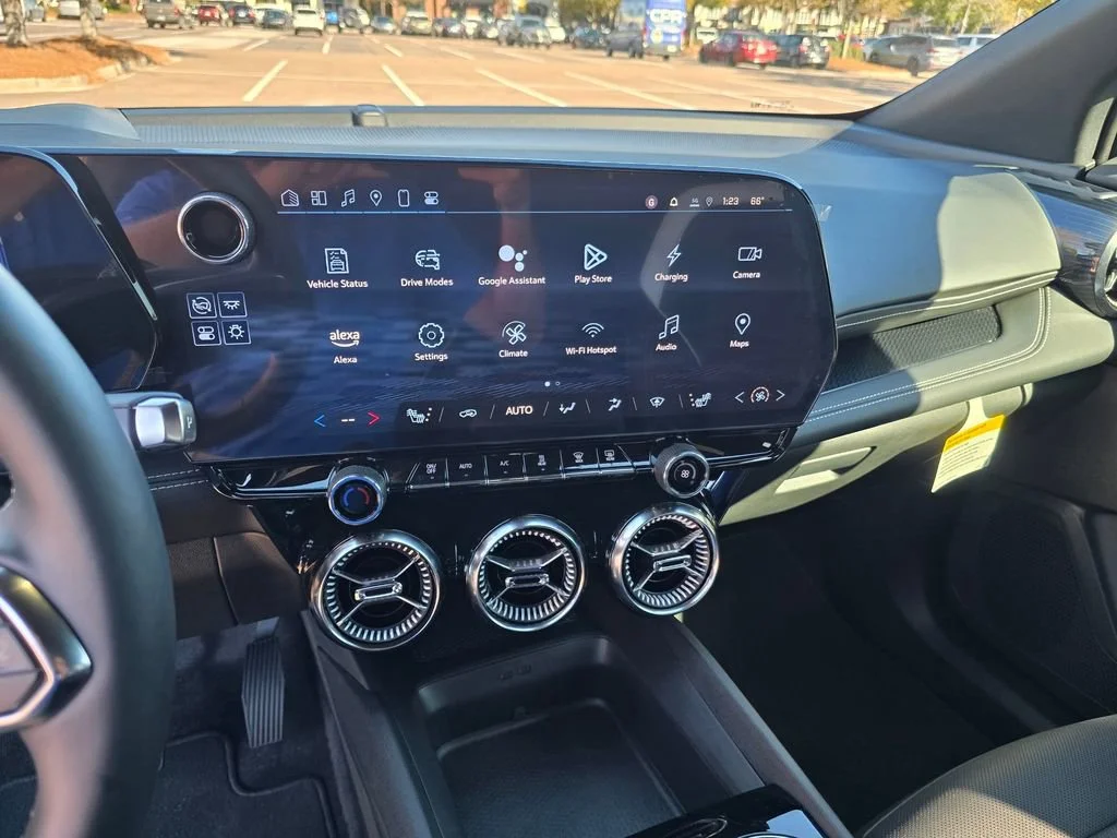 2025 Chevrolet Blazer EV LT - Photo 14