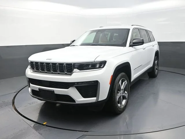 New 2026 Bright White Clear-Coat Exterior Paint Jeep Limited image 5