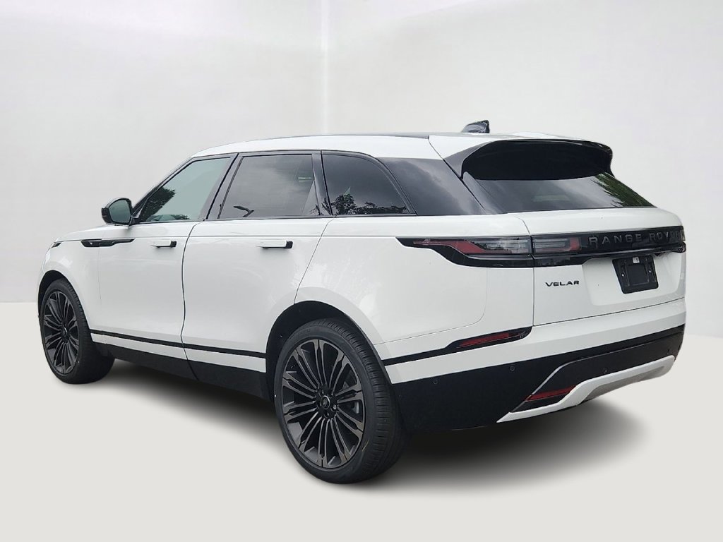 New 2026 Fuji White Land Rover P250 Base image 4