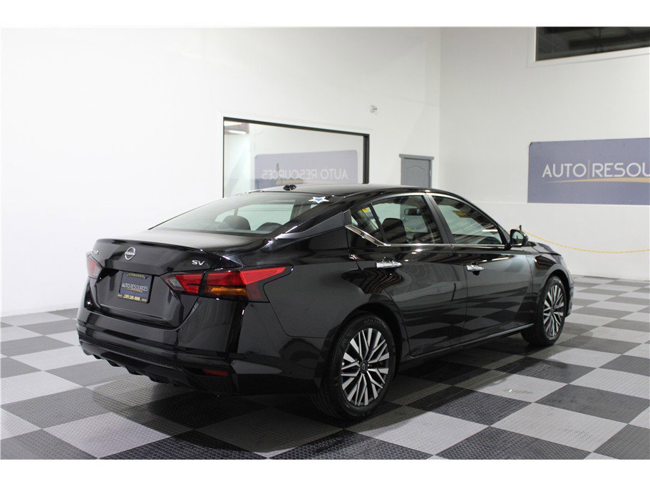 2025 Nissan Altima 2.5 SV photo 4