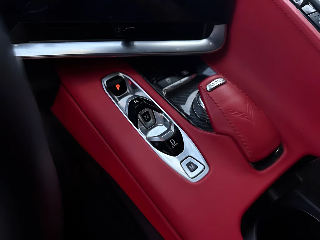 Used 2022 White Chevrolet Stingray image 15