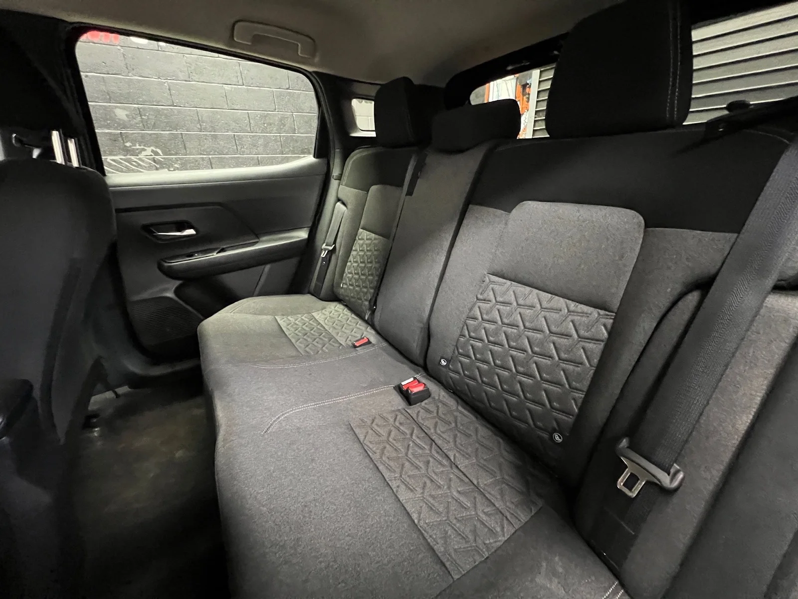 Used 2025 Aspen White Tricoat (qac) Nissan SV image 24