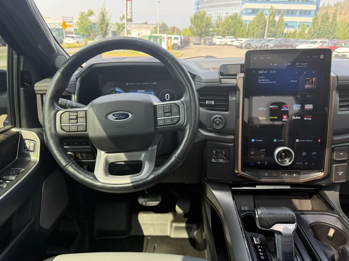 Used 2022 Black Ford Lariat image 20