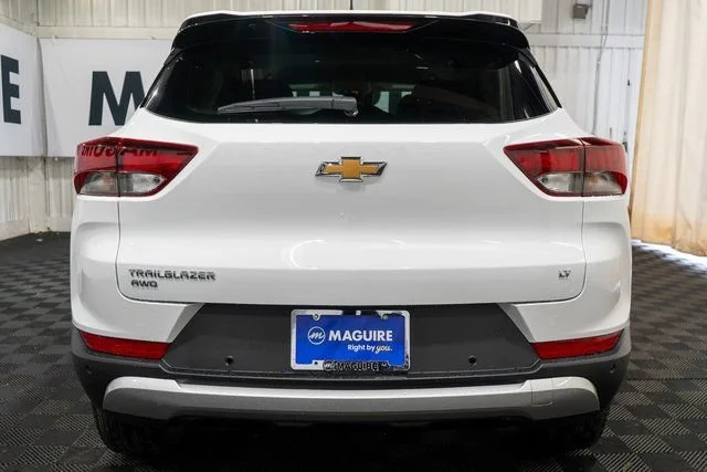 New 2026 Summit White Chevrolet LT image 6