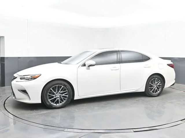 Used 2017 White Lexus 350 image 10