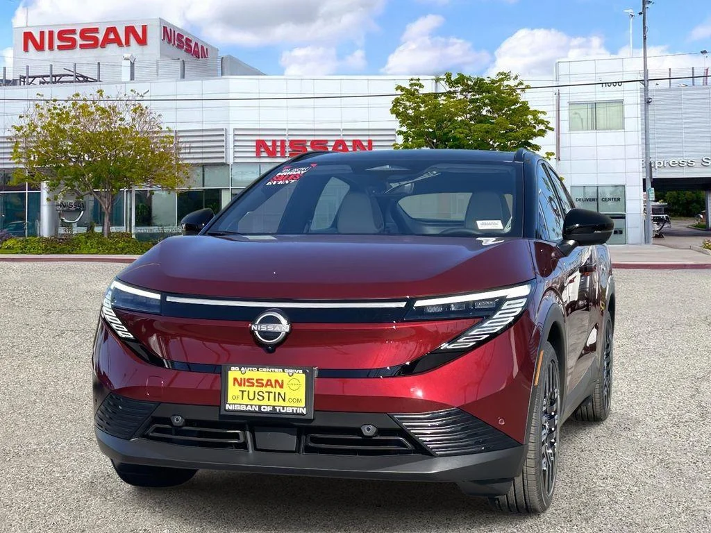 New 2026 Coulis Red Metallic/Black Nissan PLATINUM+ image 6
