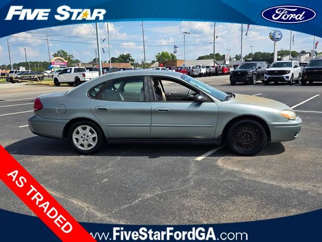 Used 2005 Green Ford SE image 9