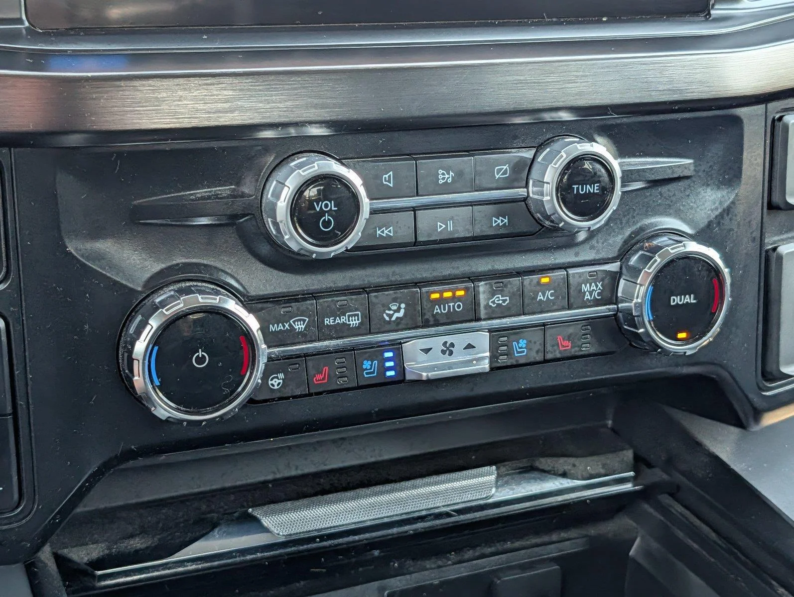 Used 2024 Carbonized Gray Ford Lariat image 19