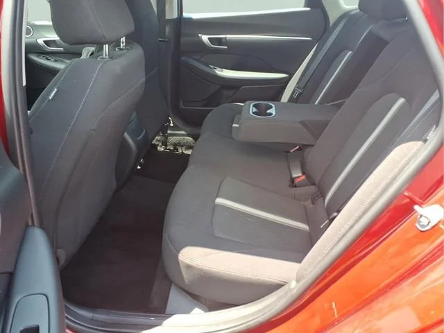 Used 2024  Hyundai SEL image 18