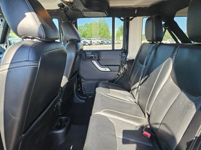 Used 2017 Black Jeep Sahara image 24
