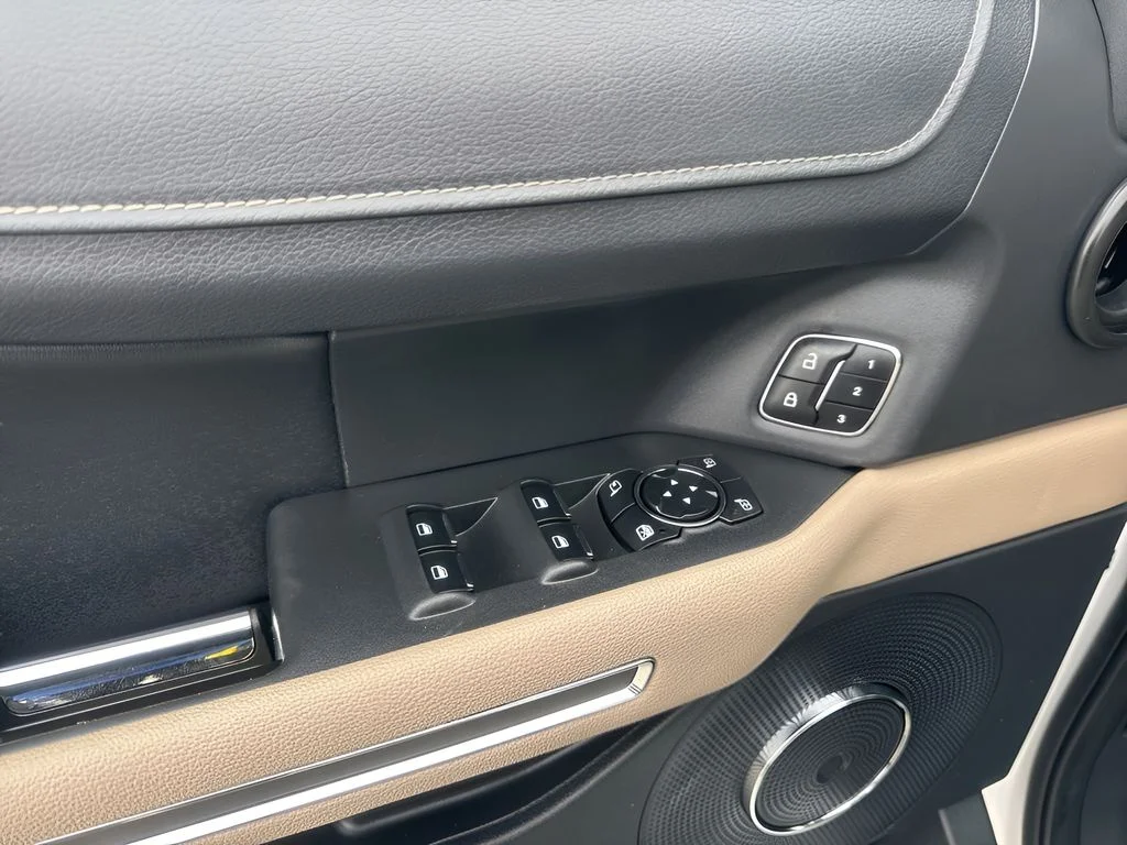 Used 2024 White Ford XLT image 29