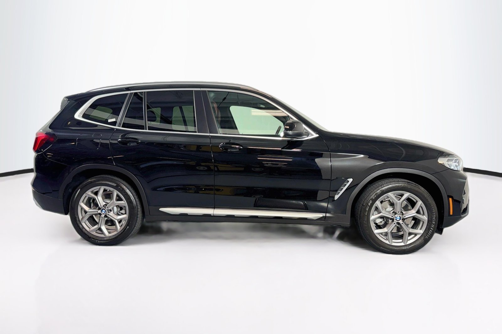 Used 2023 Jet Black BMW sDrive30i image 4