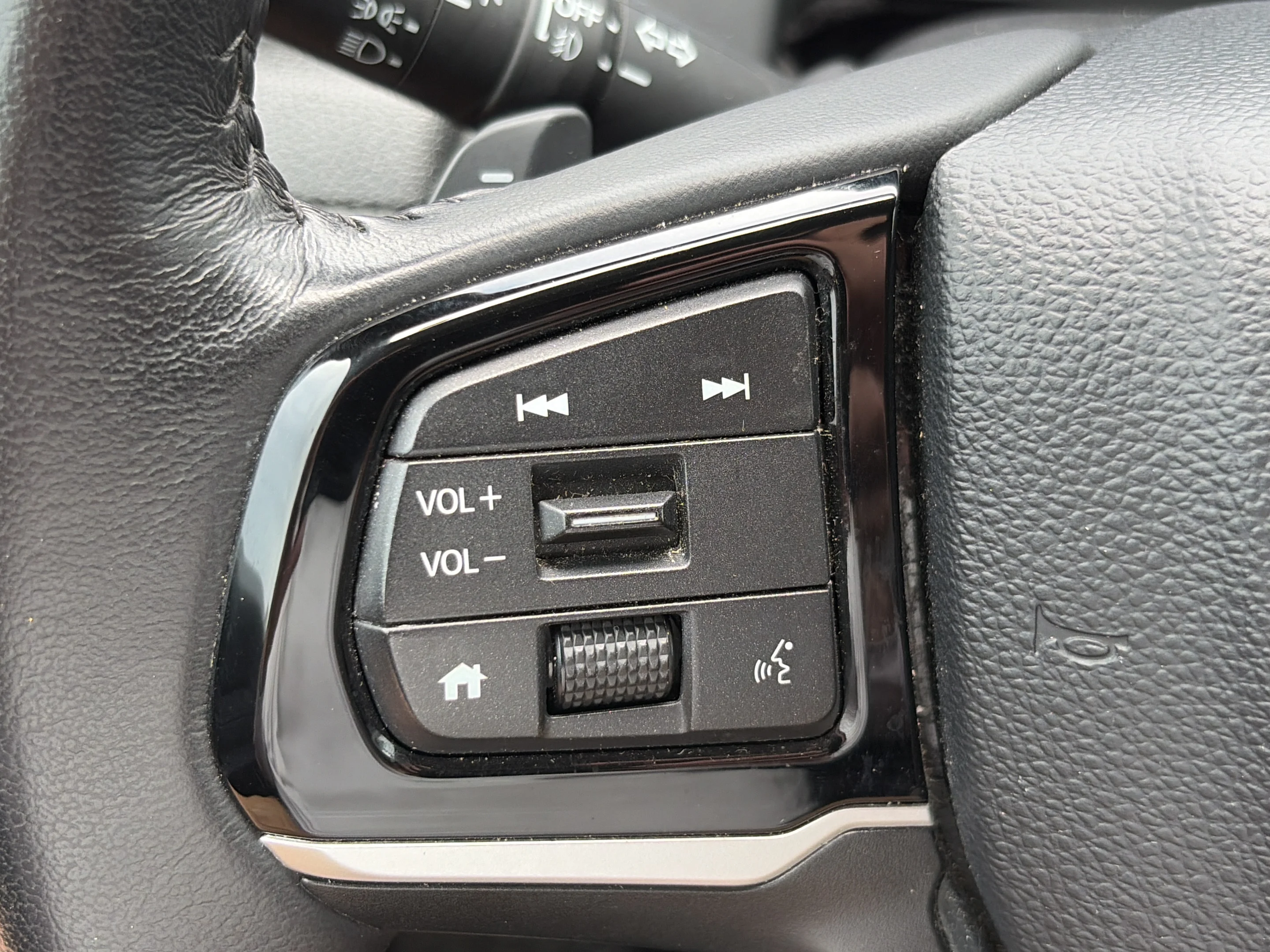Used 2025 Gray Honda EX-L image 19
