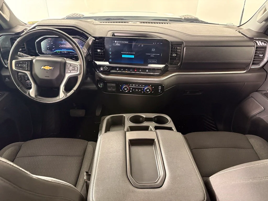 Used 2025 White Chevrolet LT image 47