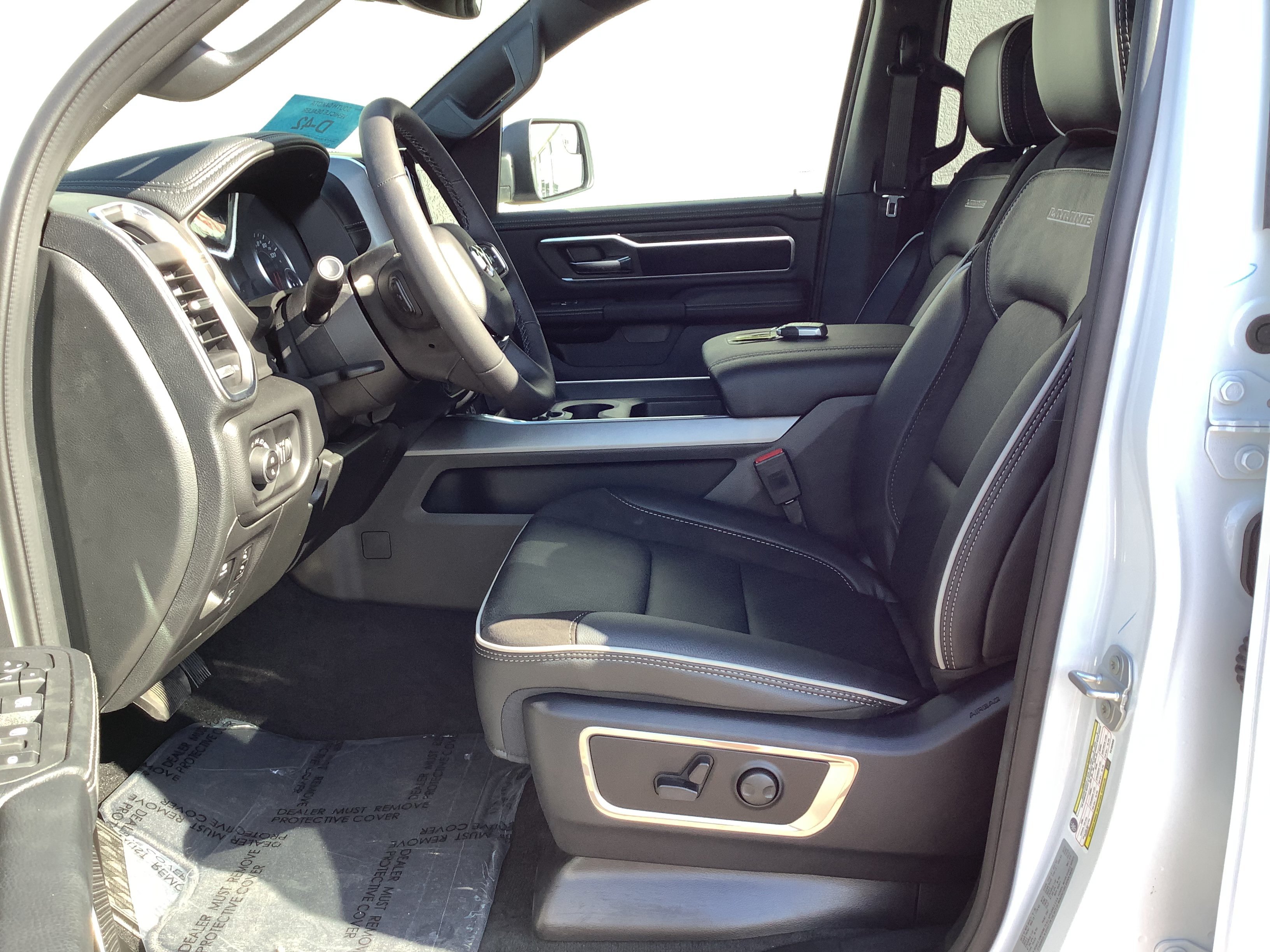 New 2026 Bright White Clear-Coat Exterior Paint RAM Laramie image 10