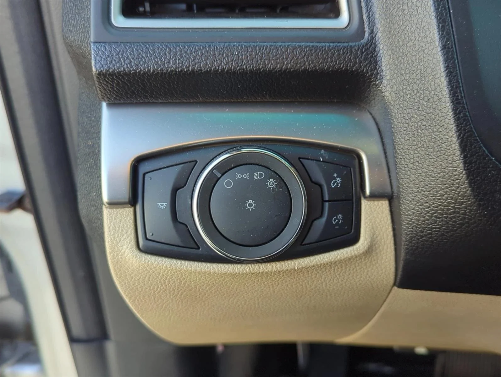 Used 2017 Ingot Silver Metallic Ford Base image 11
