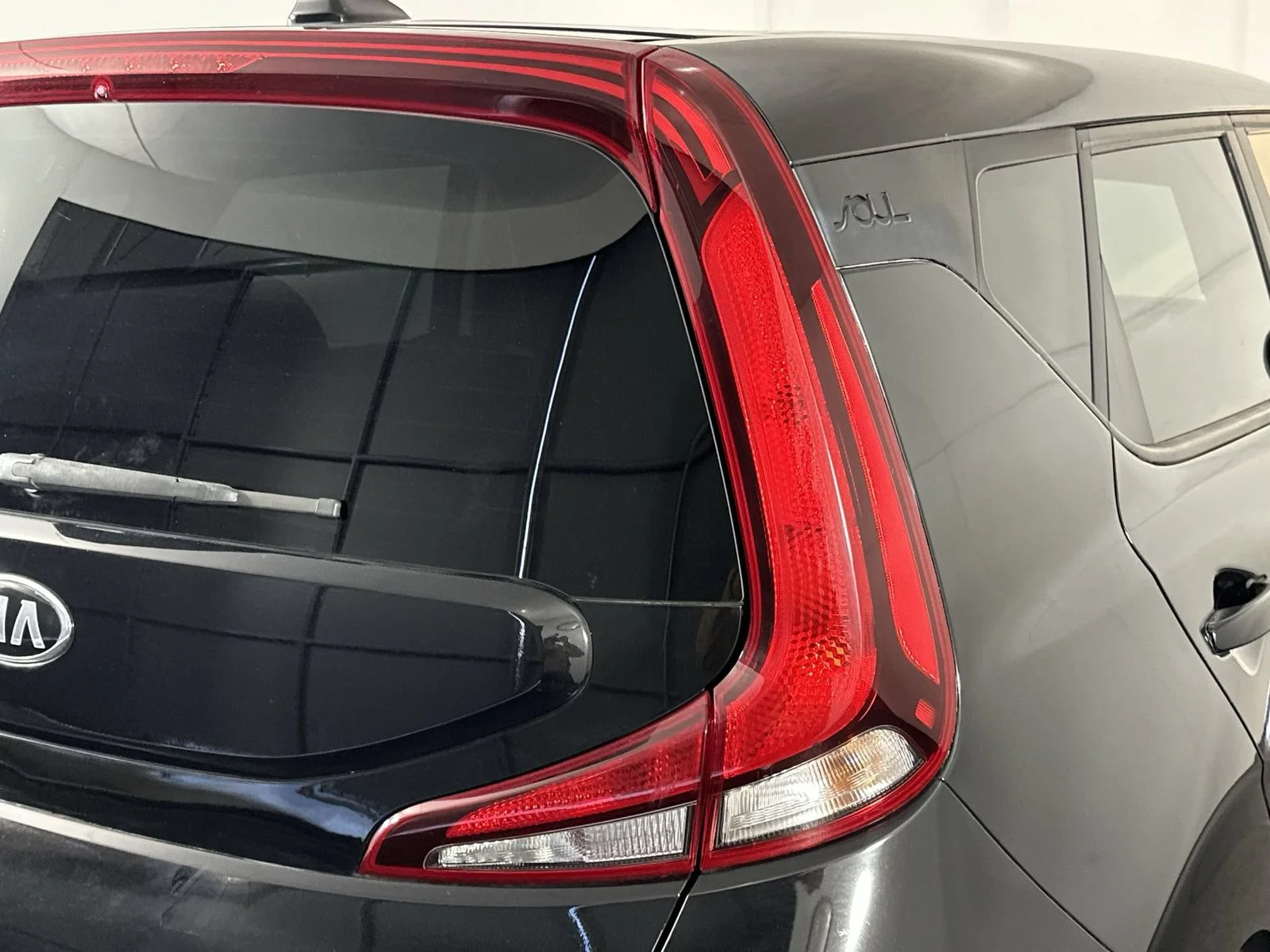 Used 2020 Black Kia EX image 26