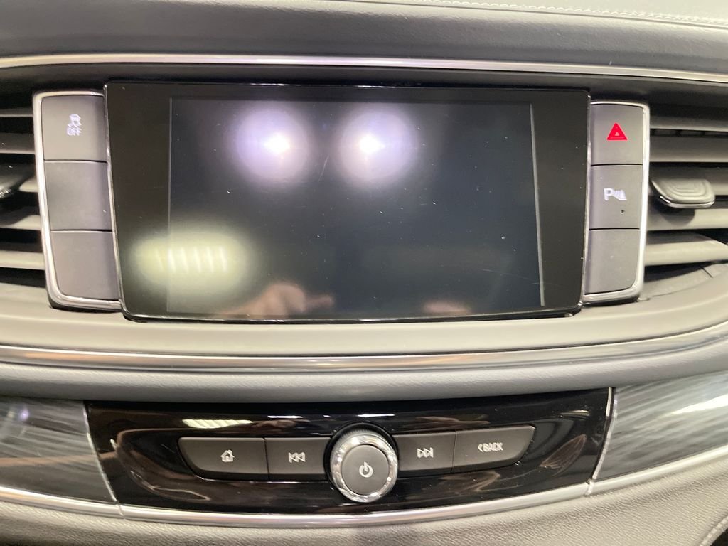 Used 2020 White Buick Essence image 19