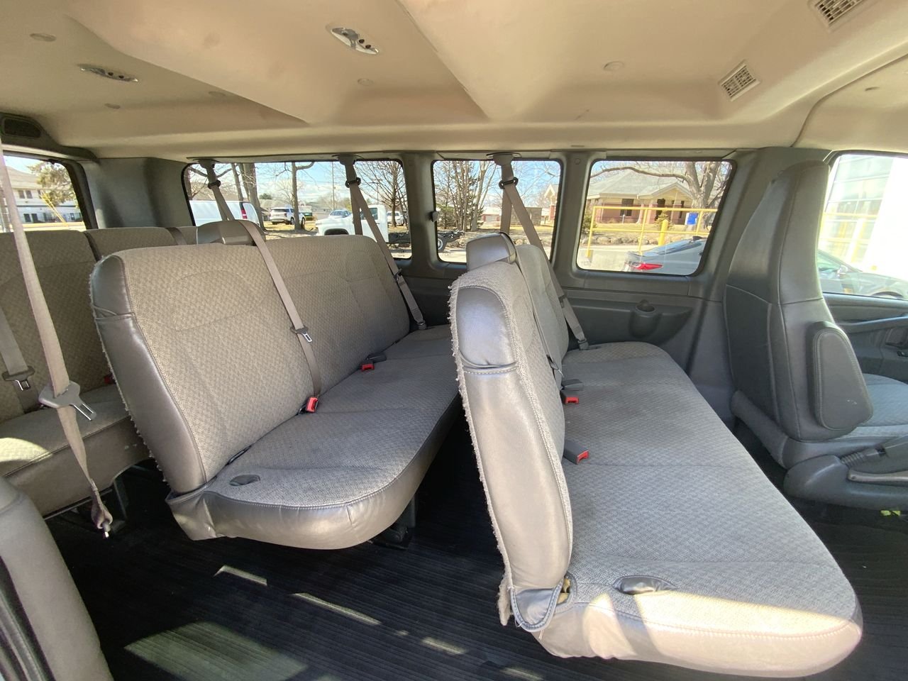 2022 Chevrolet Express Passenger LS - Photo 38