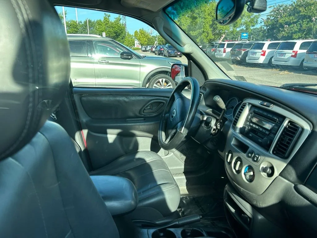 Used 2004 Red Mazda ES image 17