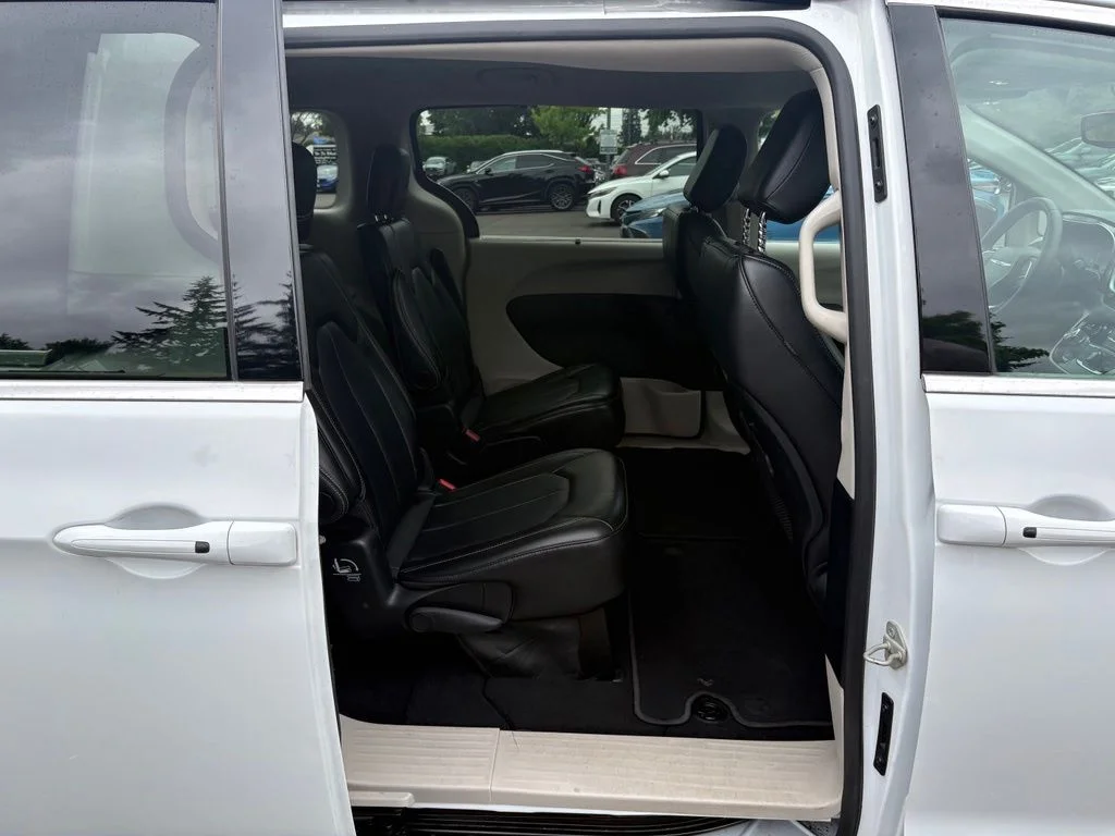 Used 2024 White Chrysler Touring L image 23