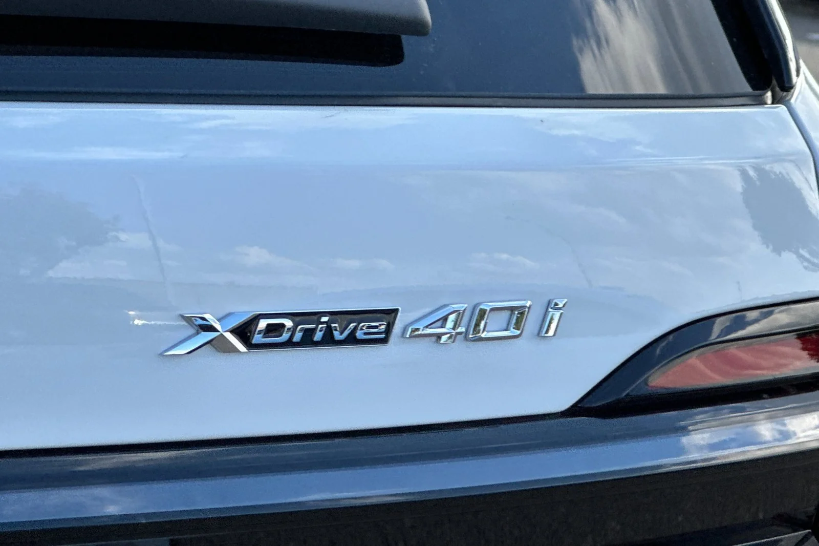 New 2027 Mineral White Metallic BMW xDrive40i image 6