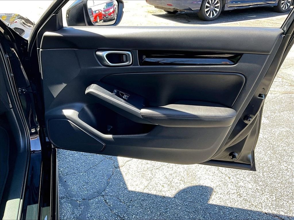 Used 2025 Black Honda Sport Touring image 12