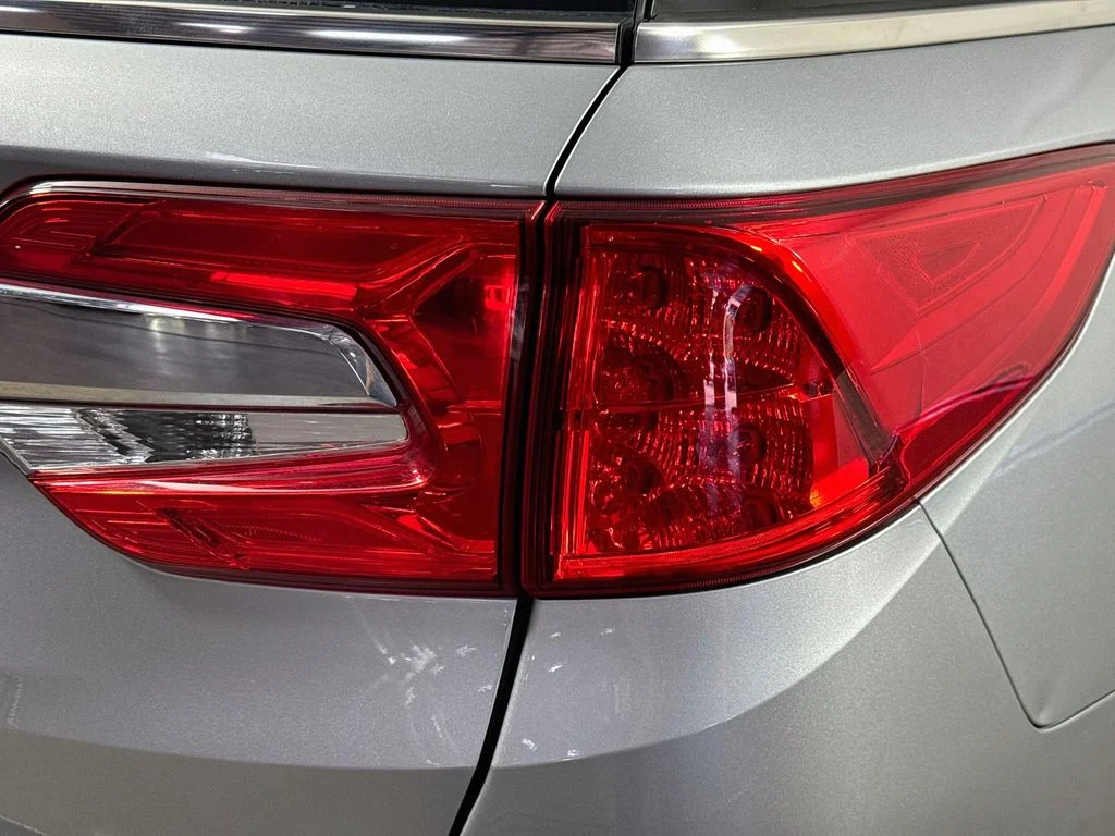 Used 2018 Silver Honda Touring image 34