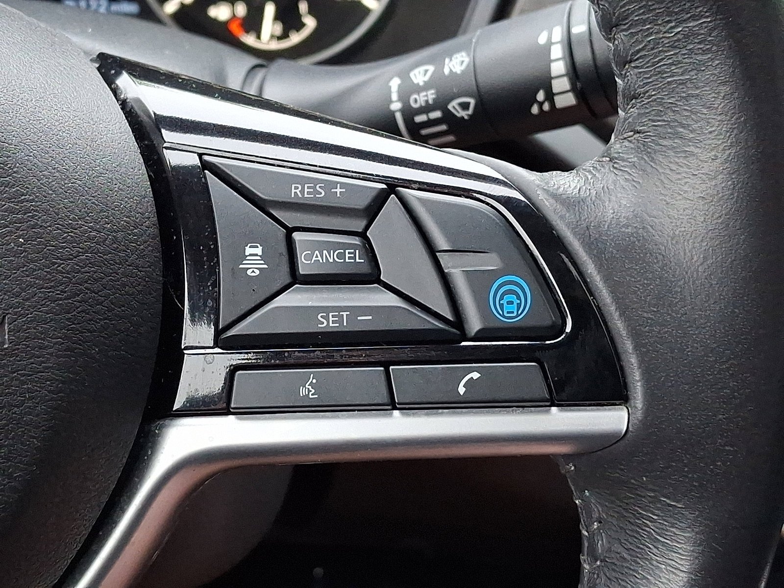 Used 2023 Super Black Nissan 2.5 SV image 22