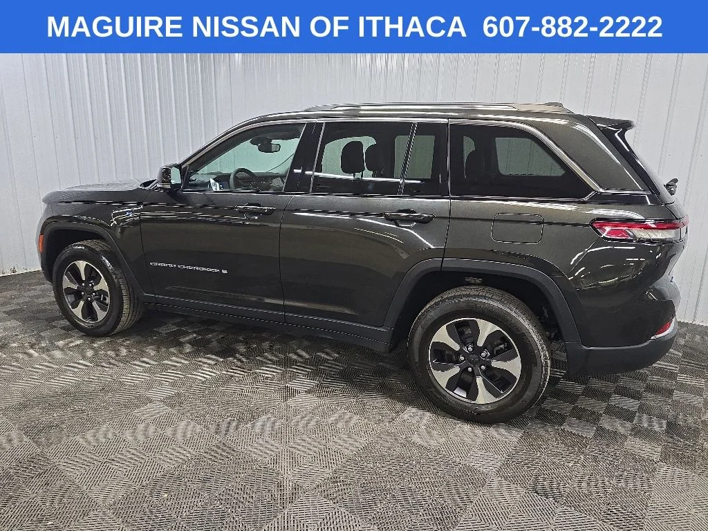 Used 2023 Brown Jeep 4xe image 4