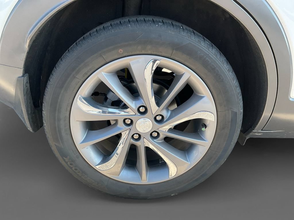 Used 2023 WHITE FROST TRICOAT Buick Essence image 10