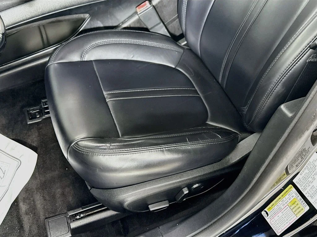 Used 2018 Black Velvet Lincoln Premiere image 21