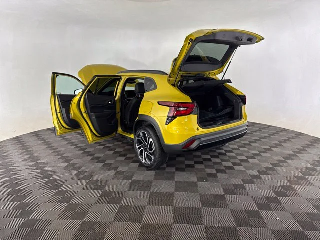 Used 2025 Yellow Chevrolet 2RS image 26